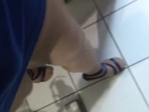 Pantyhose jerk - TV in nylon and mini skirt